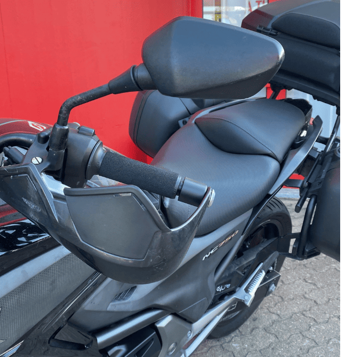 https://motodiana.com//public/uploads/17%2626_MotosUsadas/Elementos_Graficos/01-QL-68HONDANC750X/09.png