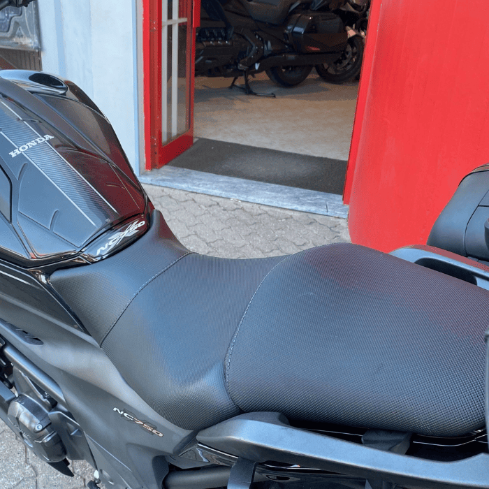 https://motodiana.com//public/uploads/17%2626_MotosUsadas/Elementos_Graficos/01-QL-68HONDANC750X/12.png