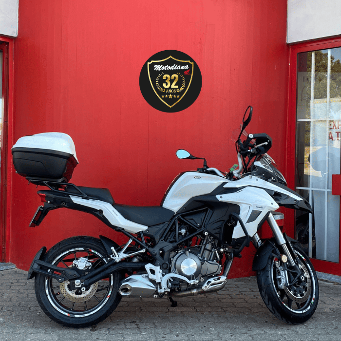 https://motodiana.com//public/uploads/17%2626_MotosUsadas/Elementos_Graficos/04-ZS-95BENELLITRK502/04.png