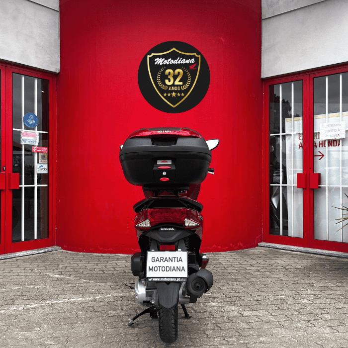 https://motodiana.com//public/uploads/17%2626_MotosUsadas/Elementos_Graficos/08-UN-47-HONDA-PCX125/04.png