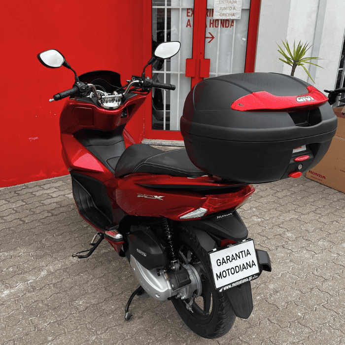 https://motodiana.com//public/uploads/17%2626_MotosUsadas/Elementos_Graficos/08-UN-47-HONDA-PCX125/06.png