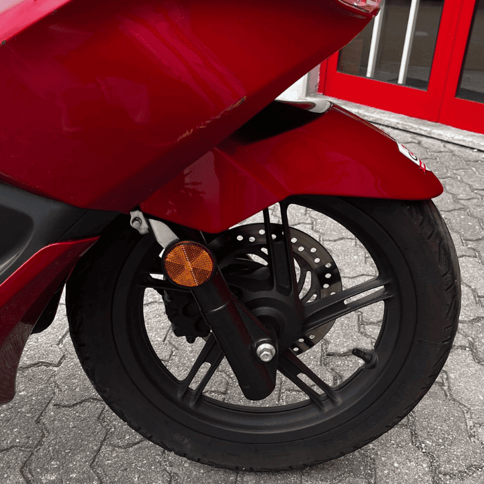 https://motodiana.com//public/uploads/17%2626_MotosUsadas/Elementos_Graficos/08-UN-47-HONDA-PCX125/08.png