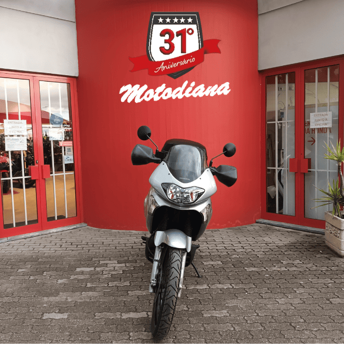 https://motodiana.com//public/uploads/17%2626_MotosUsadas/Elementos_Graficos/16-DA-98%20HONDA%20XL650%20TRANSALP/02.png