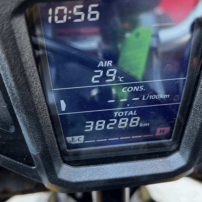 https://motodiana.com//public/uploads/17%2626_MotosUsadas/Elementos_Graficos/28-TG-54%20HONDAAFRICATWINDCT/06.png