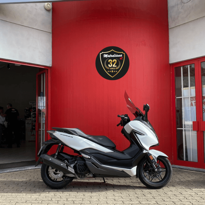 https://motodiana.com//public/uploads/17%2626_MotosUsadas/Elementos_Graficos/29-XP-44HONDAFORZA125/03.png