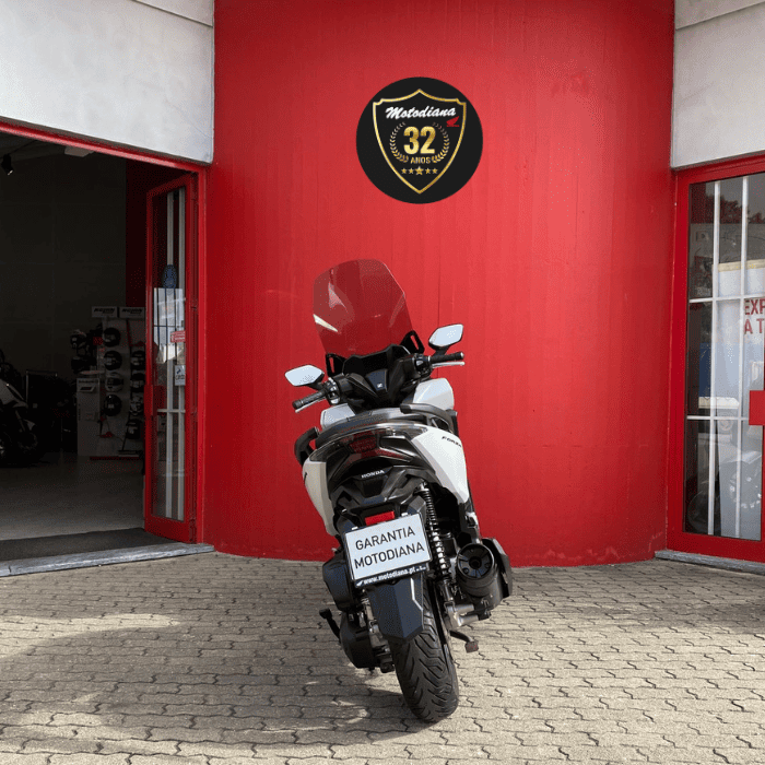 https://motodiana.com//public/uploads/17%2626_MotosUsadas/Elementos_Graficos/29-XP-44HONDAFORZA125/05.png
