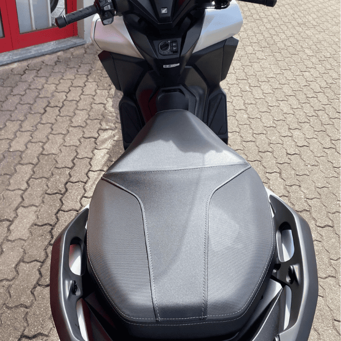 https://motodiana.com//public/uploads/17%2626_MotosUsadas/Elementos_Graficos/29-XP-44HONDAFORZA125/08.png