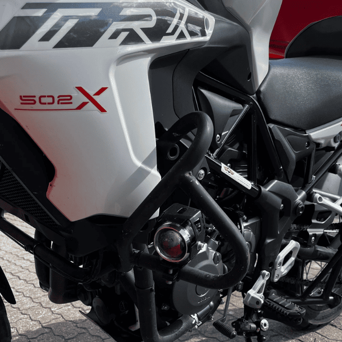 https://motodiana.com//public/uploads/17%2626_MotosUsadas/Elementos_Graficos/32-VQ-85%20BENELLI_TRK%20_502X/08.png