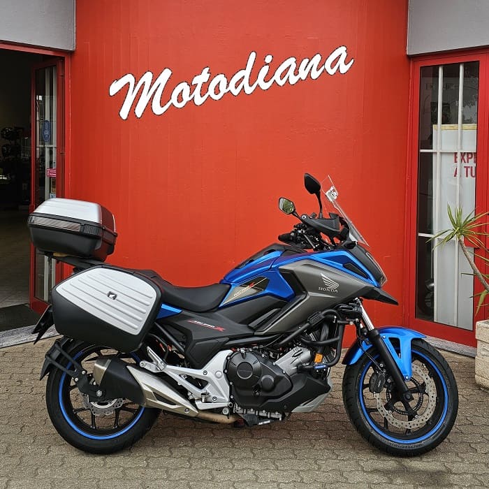 https://motodiana.com//public/uploads/17%2626_MotosUsadas/Elementos_Graficos/33-ZA-58HONDANC750XABS/05.jpg
