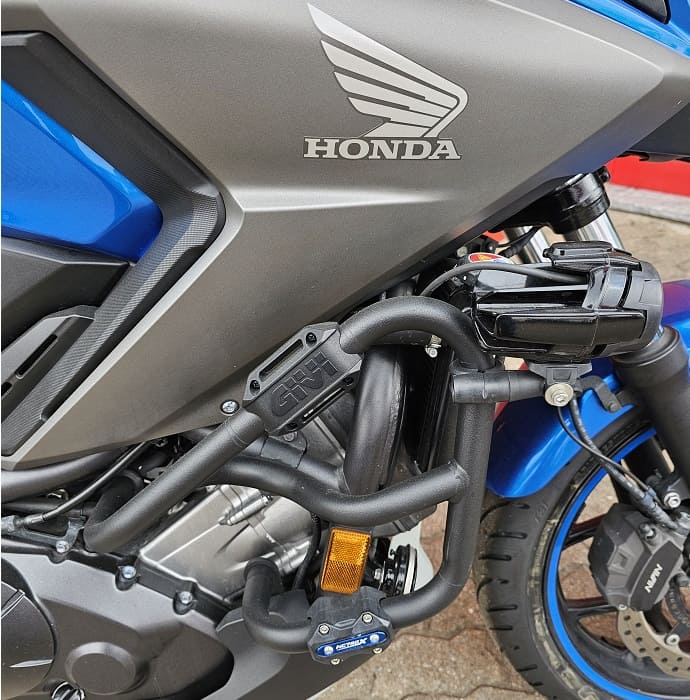 https://motodiana.com//public/uploads/17%2626_MotosUsadas/Elementos_Graficos/33-ZA-58HONDANC750XABS/10.jpg