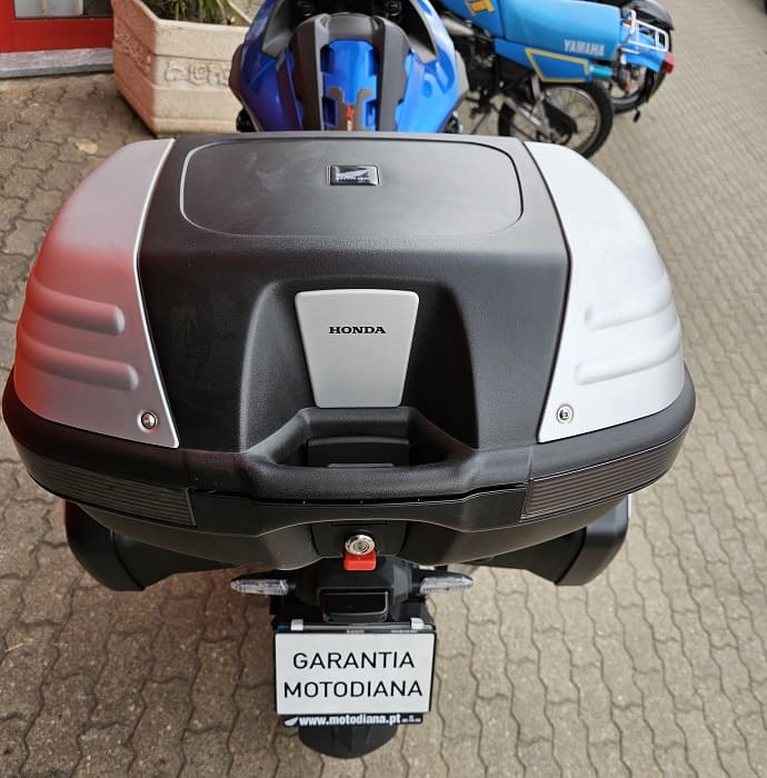 https://motodiana.com//public/uploads/17%2626_MotosUsadas/Elementos_Graficos/33-ZA-58HONDANC750XABS/12.jpg