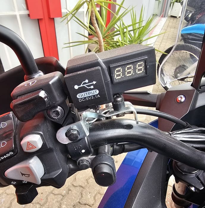https://motodiana.com//public/uploads/17%2626_MotosUsadas/Elementos_Graficos/33-ZA-58HONDANC750XABS/14.jpg