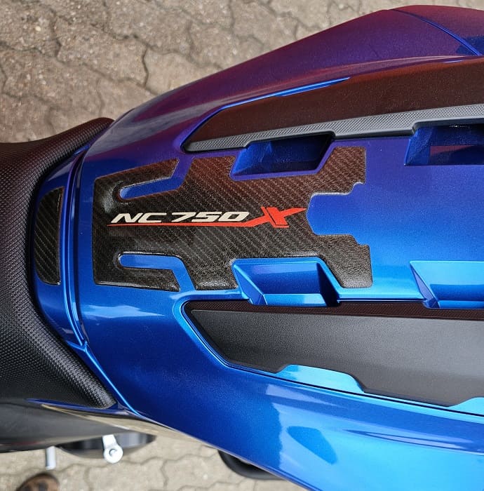 https://motodiana.com//public/uploads/17%2626_MotosUsadas/Elementos_Graficos/33-ZA-58HONDANC750XABS/17.jpg