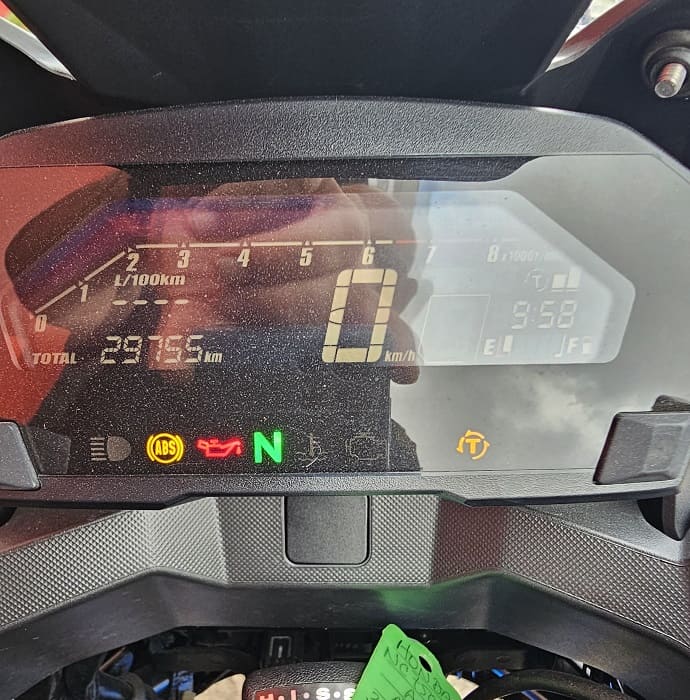 https://motodiana.com//public/uploads/17%2626_MotosUsadas/Elementos_Graficos/33-ZA-58HONDANC750XABS/18.jpg