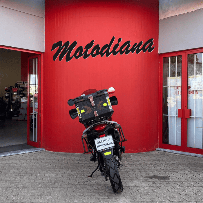 https://motodiana.com//public/uploads/17%2626_MotosUsadas/Elementos_Graficos/42-HI-24HONDAXL700TRANSALP/03.png
