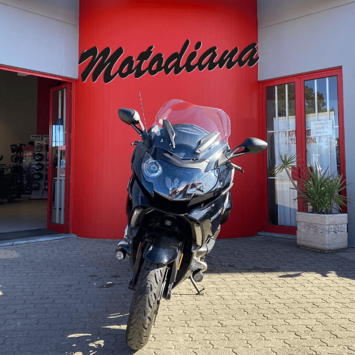 https://motodiana.com//public/uploads/17%2626_MotosUsadas/Elementos_Graficos/44-TQ-89BMWK1600GTL/02.png