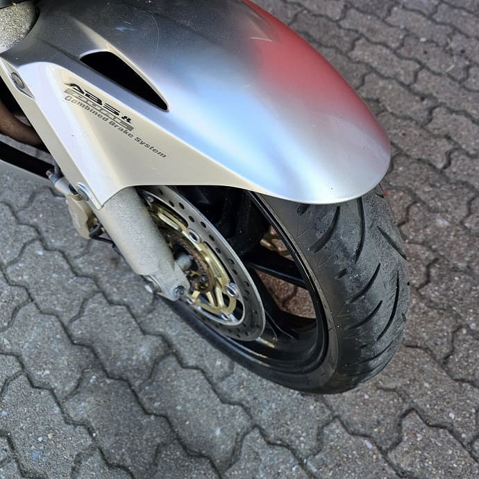 https://motodiana.com//public/uploads/17%2626_MotosUsadas/Elementos_Graficos/48-88-STHONDAVFR800/20261027_092223.jpg