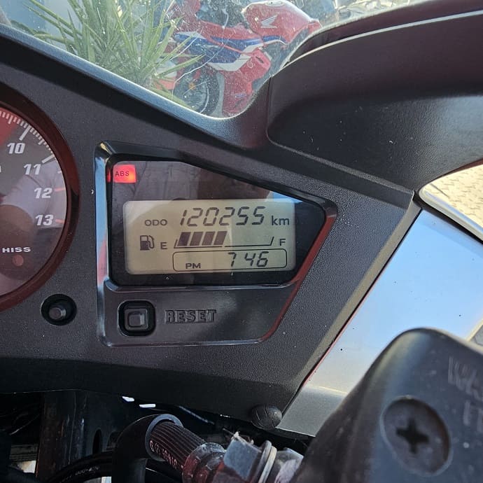 https://motodiana.com//public/uploads/17%2626_MotosUsadas/Elementos_Graficos/48-88-STHONDAVFR800/20261027_092315.jpg