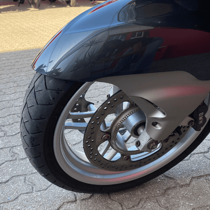 https://motodiana.com//public/uploads/17%2626_MotosUsadas/Elementos_Graficos/52-AC-81BMWK1200LT/07.png