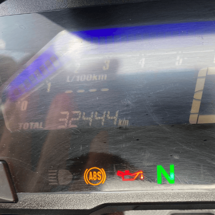 https://motodiana.com//public/uploads/17%2626_MotosUsadas/Elementos_Graficos/82-SX-32%20HONDANC750XABS/05.png
