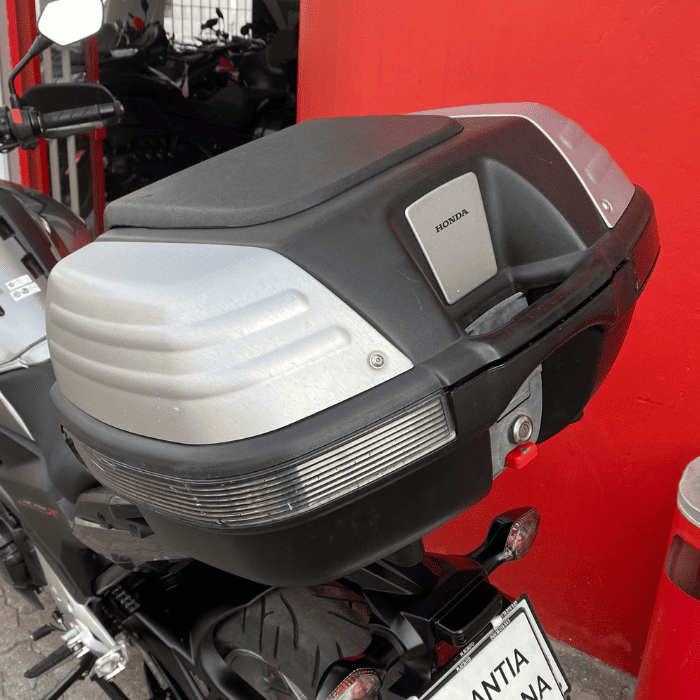 https://motodiana.com//public/uploads/17%2626_MotosUsadas/Elementos_Graficos/82-SX-32%20HONDANC750XABS/08.png