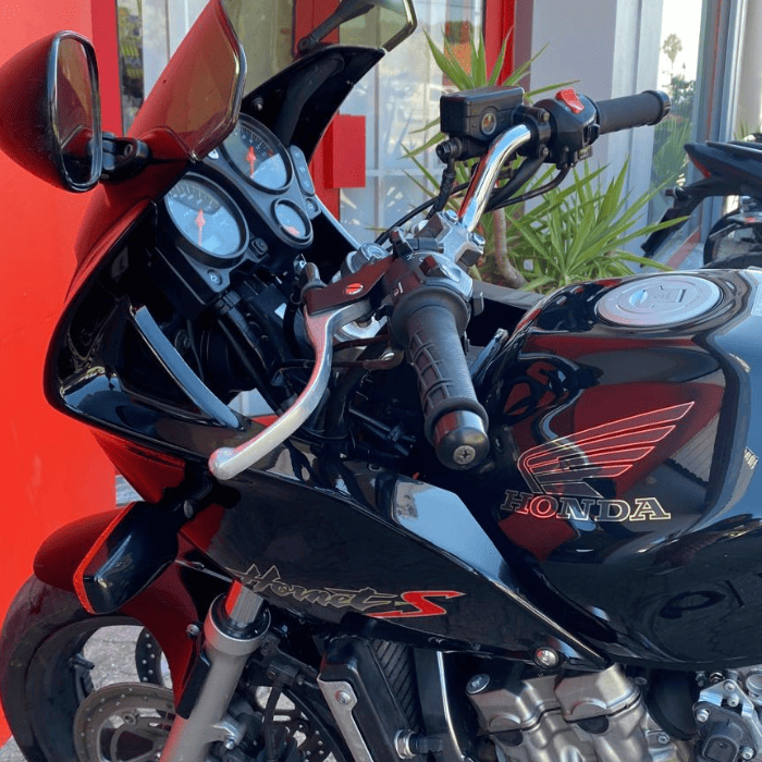 https://motodiana.com//public/uploads/17%2626_MotosUsadas/Elementos_Graficos/89-65-PHHONDACB600HORNET/08.png