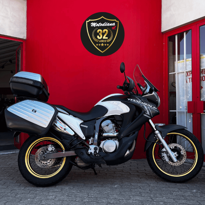 https://motodiana.com//public/uploads/17%2626_MotosUsadas/Elementos_Graficos/90-LO-82HONDATRANSALPXL700/03.png
