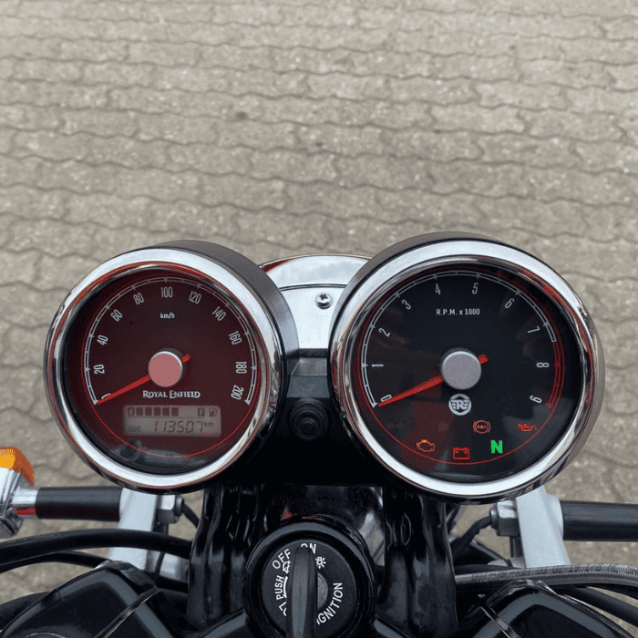 https://motodiana.com//public/uploads/17%2626_MotosUsadas/Elementos_Graficos/92-ZE-48ROYALENFIELD650/Design%20sem%20nome%20(5).png