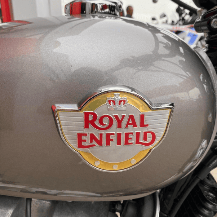 https://motodiana.com//public/uploads/17%2626_MotosUsadas/Elementos_Graficos/92-ZE-48ROYALENFIELD650/Design%20sem%20nome%20(6).png
