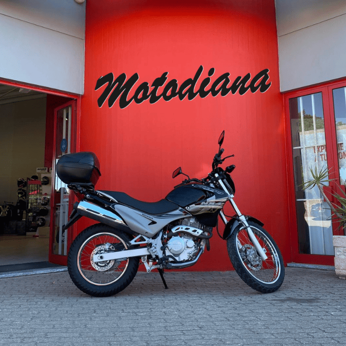 https://motodiana.com//public/uploads/17%2626_MotosUsadas/Elementos_Graficos/95-ID-92HONDANX4FALCON/05.png