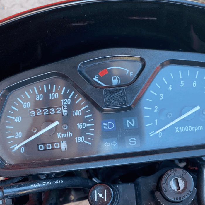 https://motodiana.com//public/uploads/17%2626_MotosUsadas/Elementos_Graficos/95-ID-92HONDANX4FALCON/09.png