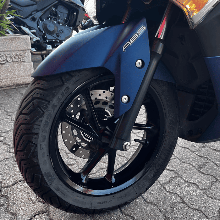 https://motodiana.com//public/uploads/17%2626_MotosUsadas/Elementos_Graficos/AB-81-GSYAMAHANMAX125/06.png