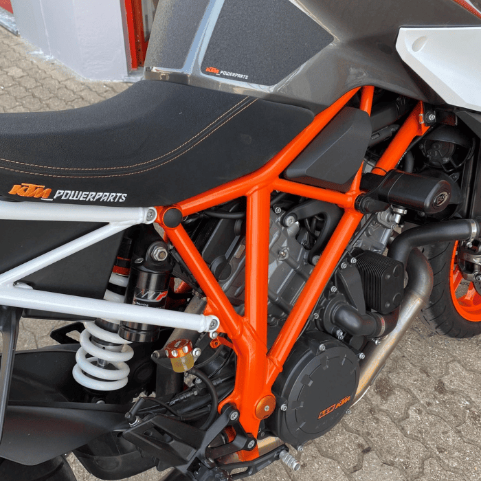 https://motodiana.com//public/uploads/17%2626_MotosUsadas/Elementos_Graficos/AD-06-HNKTMSUPERDUKE1300/04.png