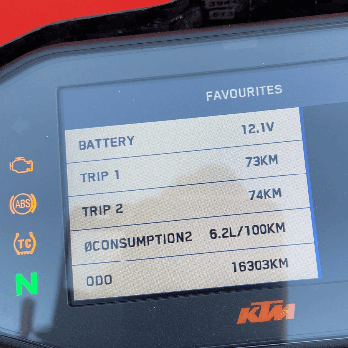https://motodiana.com//public/uploads/17%2626_MotosUsadas/Elementos_Graficos/AD-06-HNKTMSUPERDUKE1300/11.png