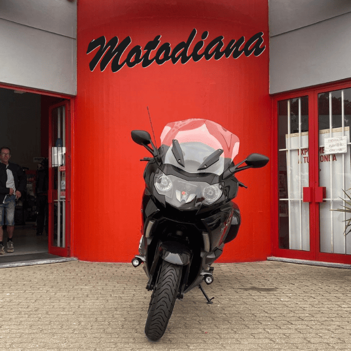 https://motodiana.com//public/uploads/17%2626_MotosUsadas/Elementos_Graficos/AD-45-XGBMWK1600GT/02.png