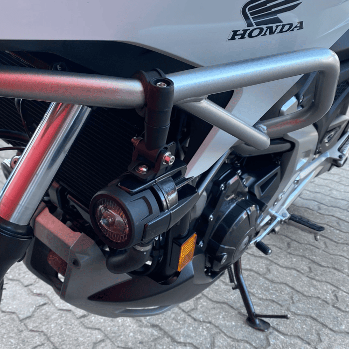 https://motodiana.com//public/uploads/17%2626_MotosUsadas/Elementos_Graficos/AH-11-OSHONDANC750X/Design%20sem%20nome%20(10).png