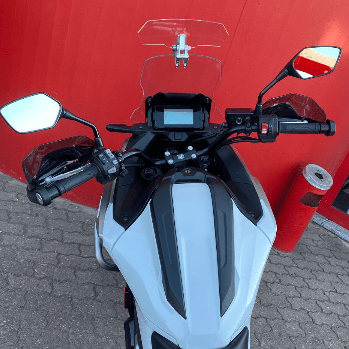 https://motodiana.com//public/uploads/17%2626_MotosUsadas/Elementos_Graficos/AH-11-OSHONDANC750X/Design%20sem%20nome%20(7).png