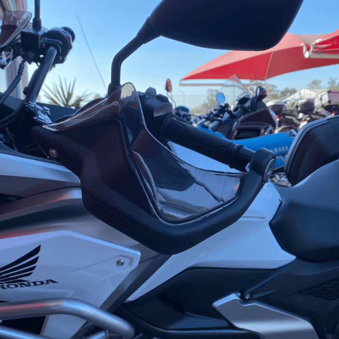 https://motodiana.com//public/uploads/17%2626_MotosUsadas/Elementos_Graficos/AH-11-OSHONDANC750X/Design%20sem%20nome%20(9).png