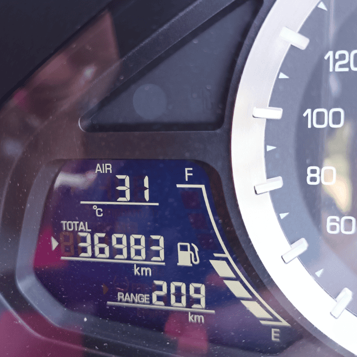 https://motodiana.com//public/uploads/17%2626_MotosUsadas/Elementos_Graficos/AJ-86-LLHONDAGL1800BAGGER/05.png