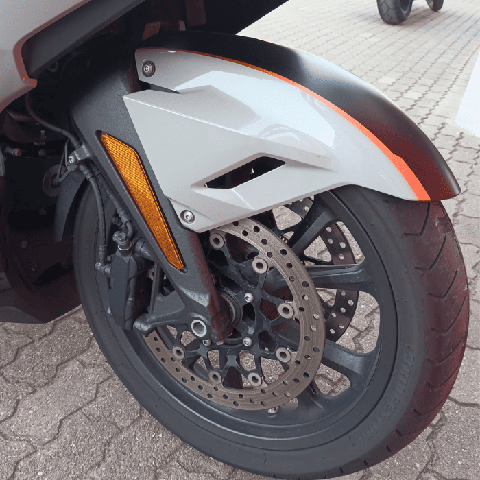 https://motodiana.com//public/uploads/17%2626_MotosUsadas/Elementos_Graficos/AJ-86-LLHONDAGL1800BAGGER/07.png