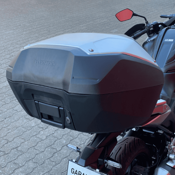 https://motodiana.com//public/uploads/17%2626_MotosUsadas/Elementos_Graficos/AJ_01_BR_NC750X_PRETOMATE/09.png