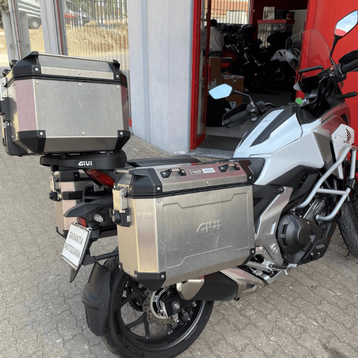 https://motodiana.com//public/uploads/17%2626_MotosUsadas/Elementos_Graficos/AN-67-SLHONDANC750XDCT/06.png