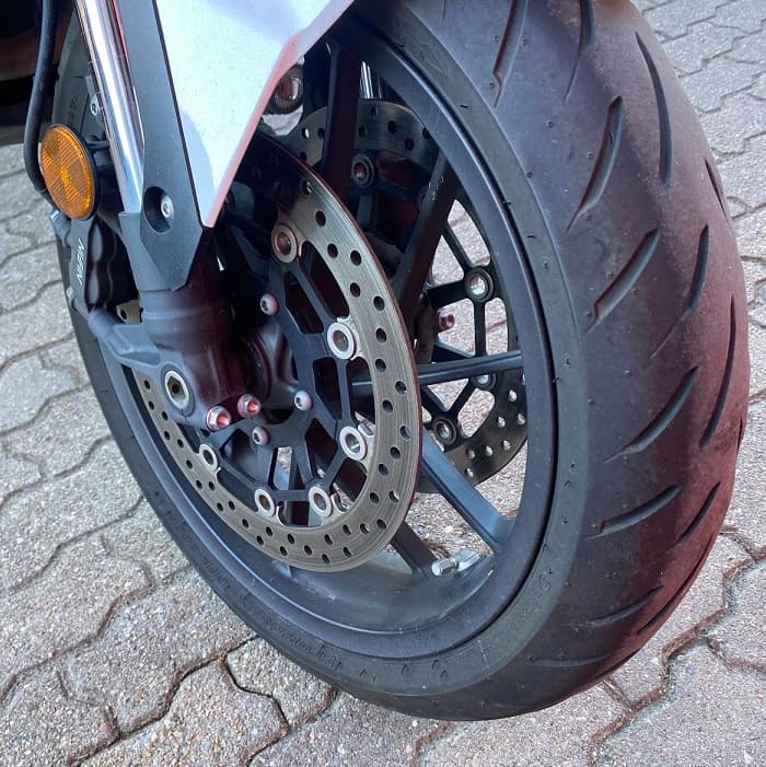 https://motodiana.com//public/uploads/17%2626_MotosUsadas/Elementos_Graficos/AO-38-QJHONDANT1100DCT/06.jpg