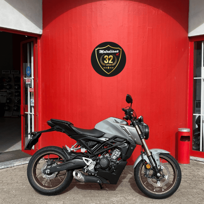https://motodiana.com//public/uploads/17%2626_MotosUsadas/Elementos_Graficos/AQ-48-PLHONDACB125R/04.png