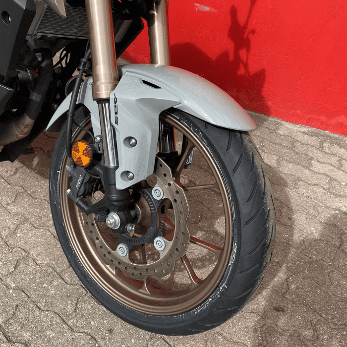 https://motodiana.com//public/uploads/17%2626_MotosUsadas/Elementos_Graficos/AQ-48-PLHONDACB125R/file-05.png