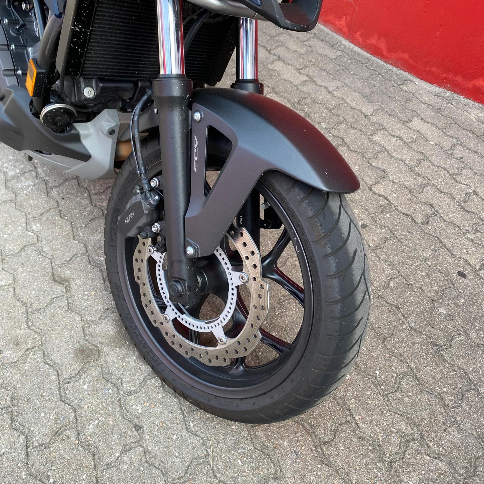 https://motodiana.com//public/uploads/17%2626_MotosUsadas/Elementos_Graficos/AT-27-QAHONDANC750XDCT/04.jpg