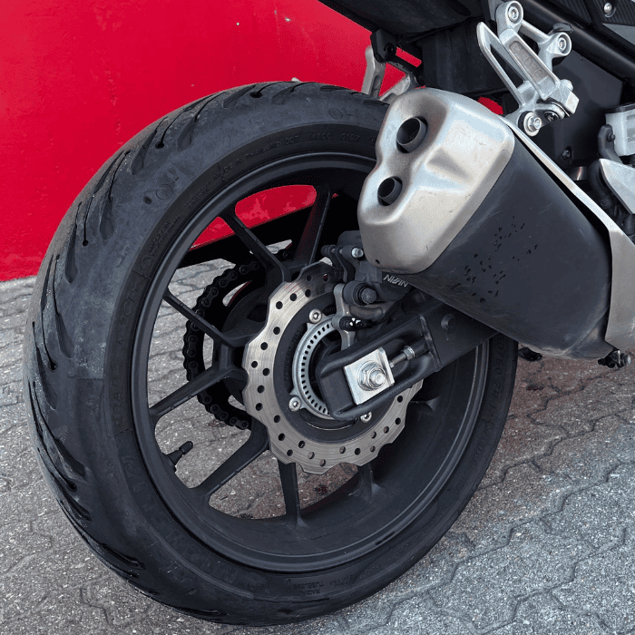 https://motodiana.com//public/uploads/17%2626_MotosUsadas/Elementos_Graficos/BB-81-XTHONDACB500FA/06.png
