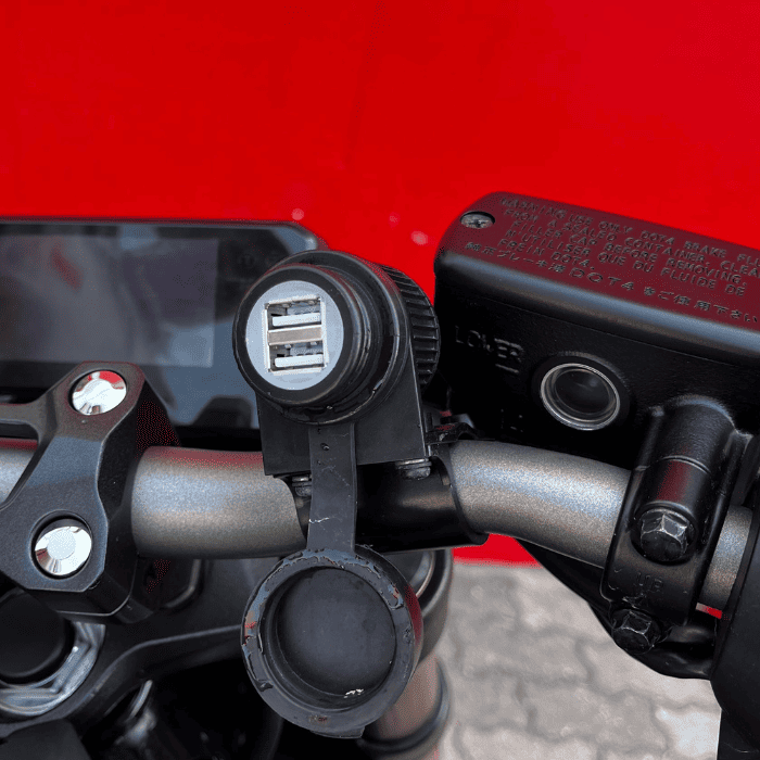 https://motodiana.com//public/uploads/17%2626_MotosUsadas/Elementos_Graficos/BC-74-IBHONDACB650R/07.png