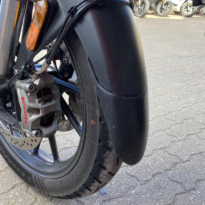 https://motodiana.com//public/uploads/17%2626_MotosUsadas/Elementos_Graficos/BD-38-TG%20TRIUMPH%20GT/14.jpg