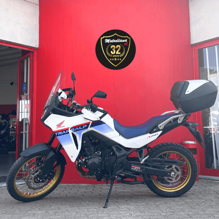 https://motodiana.com//public/uploads/17%2626_MotosUsadas/Elementos_Graficos/BD-82-DH%20HONDATRANSALP750/01.png